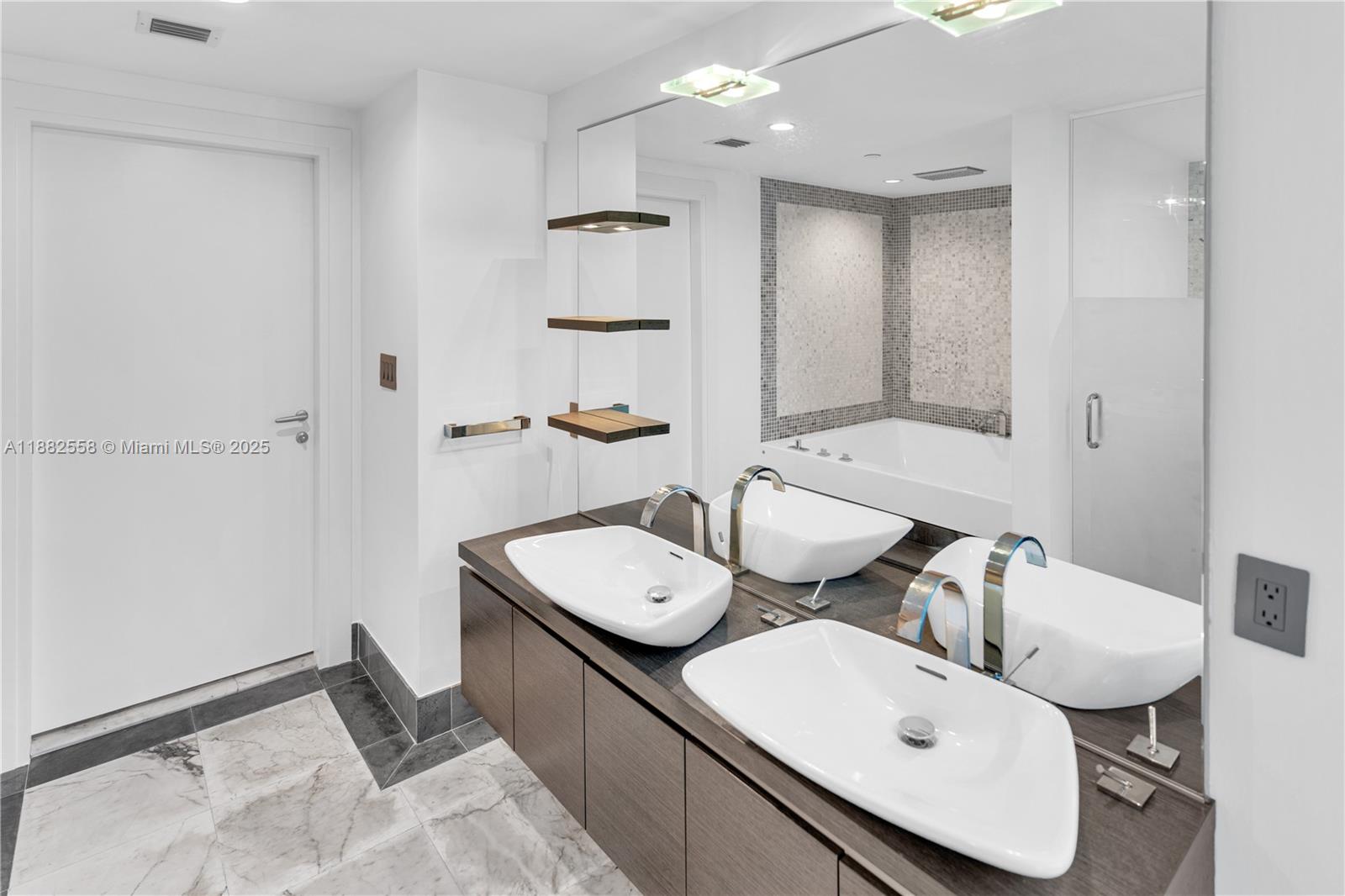 image Epic West Condo14