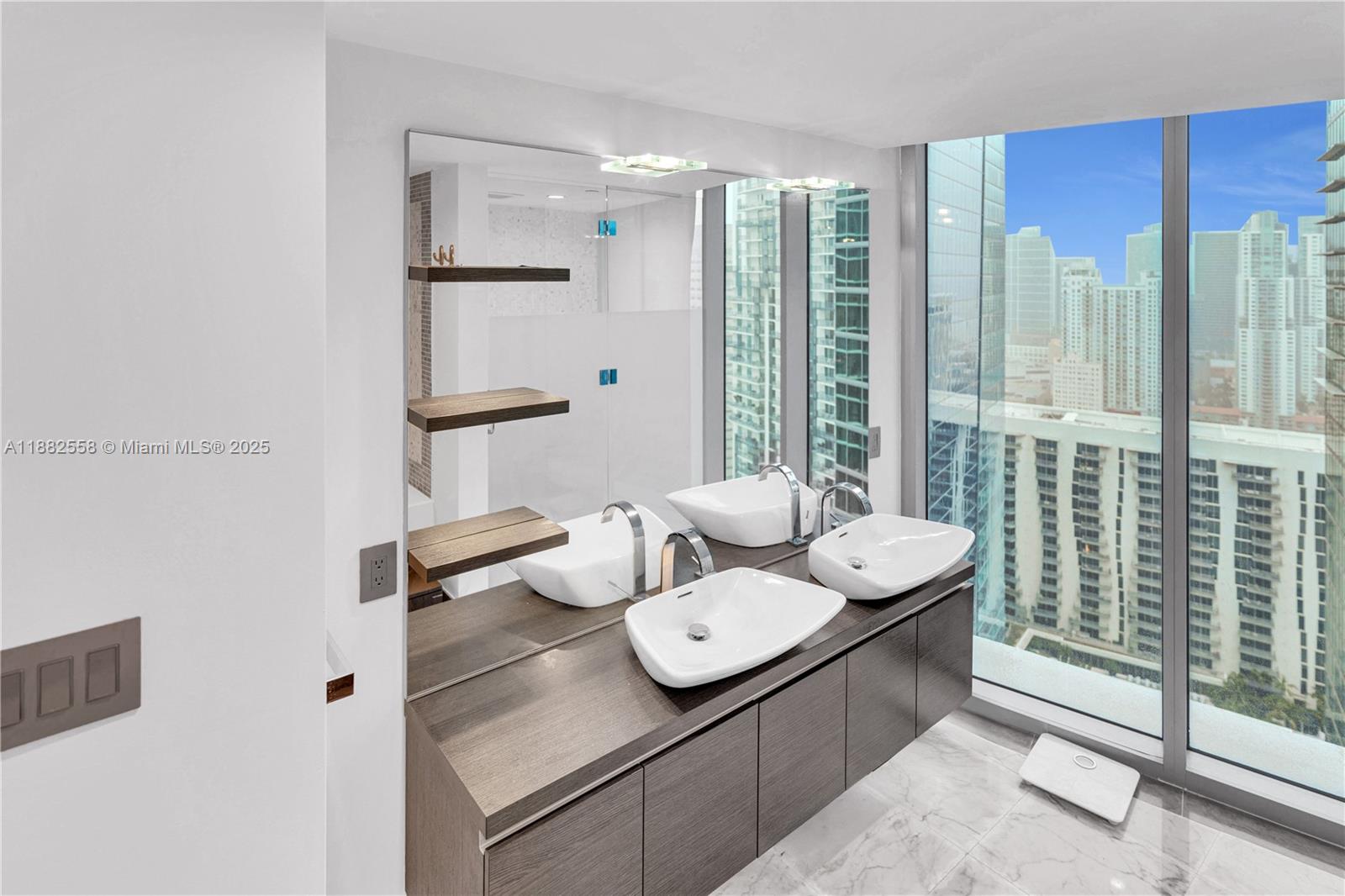 image Epic West Condo15