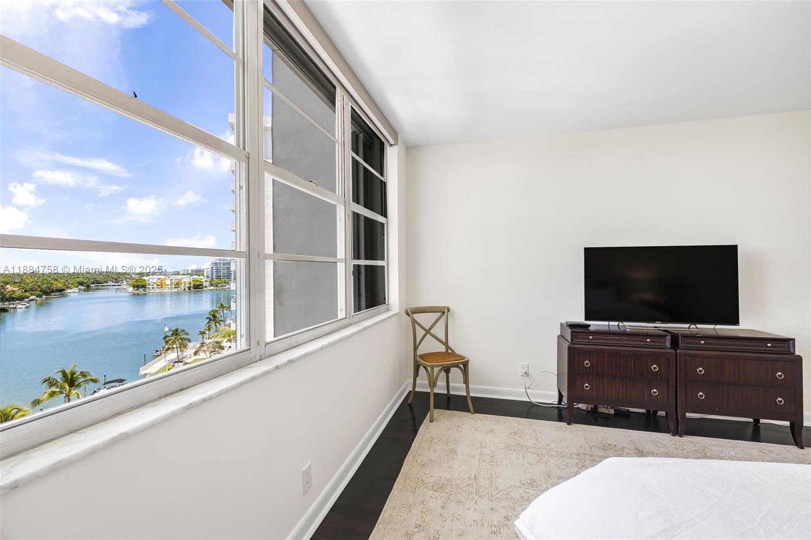 5660 Collins Ave #8D Miami Beach, FL 33140