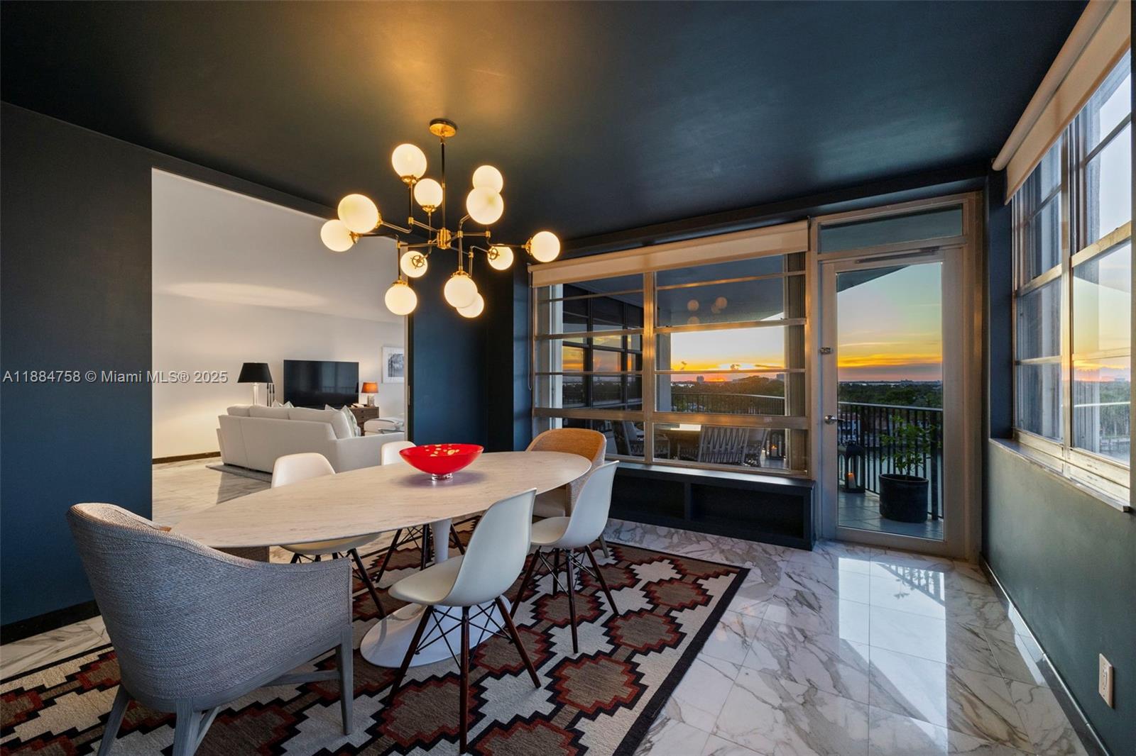 5660 Collins Ave #8D Miami Beach, FL 33140