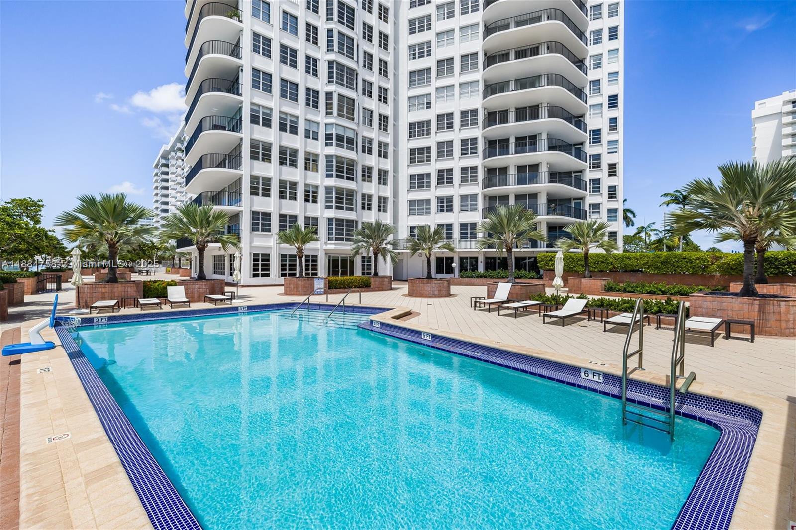 5660 Collins Ave #8D Miami Beach, FL 33140
