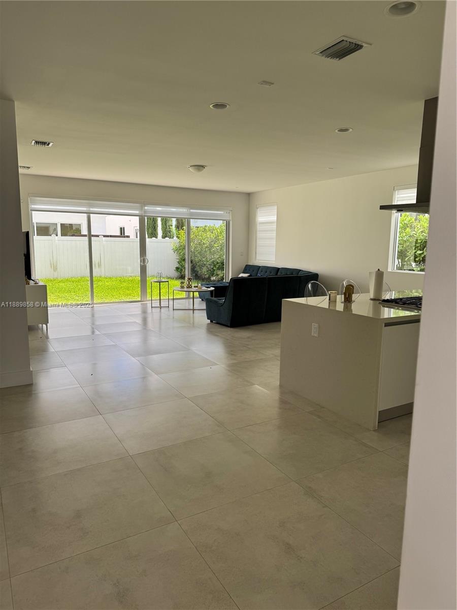 7547 NW 98th Ave #. Doral, FL 33178