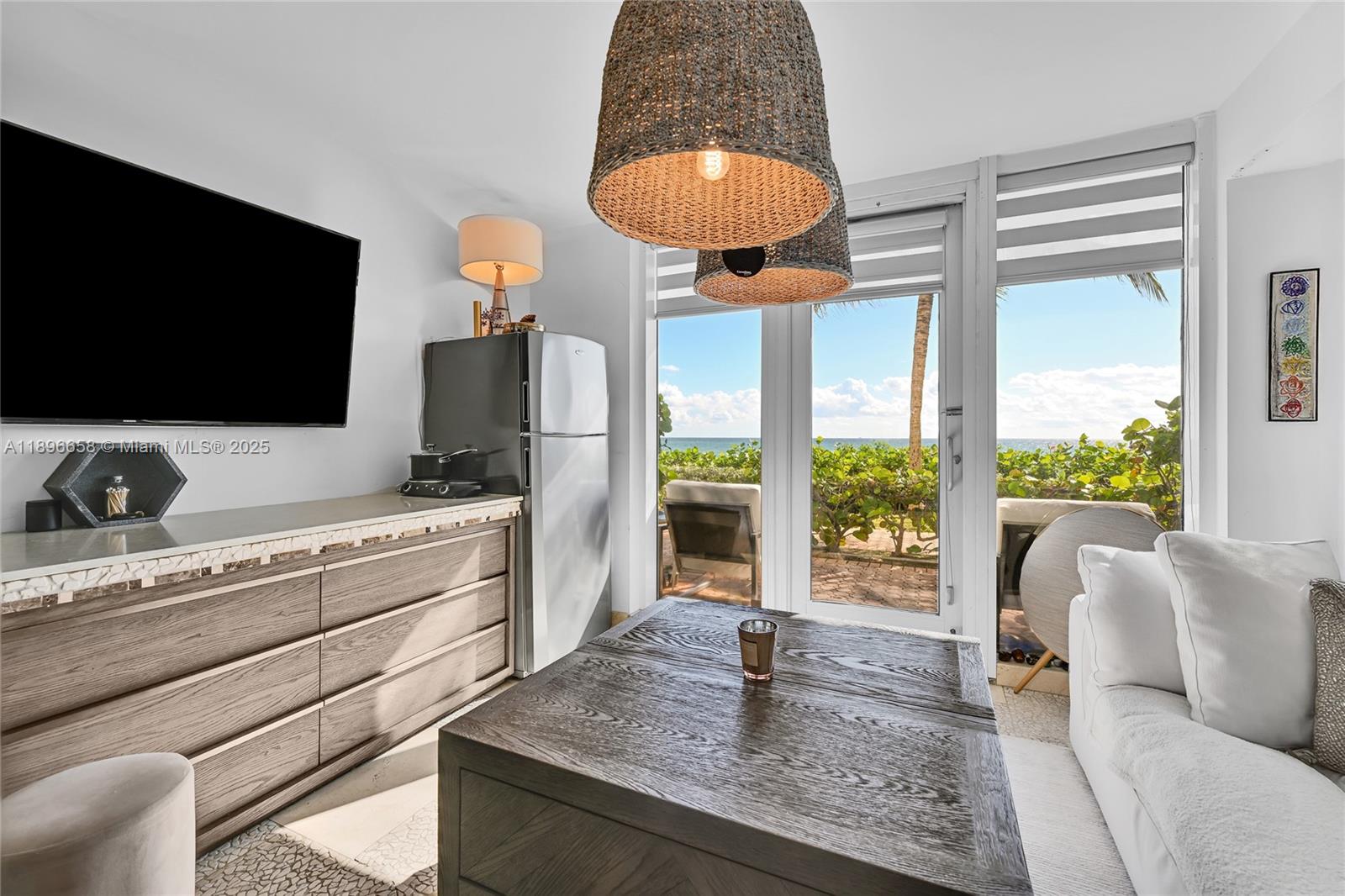 image Beach Club One0