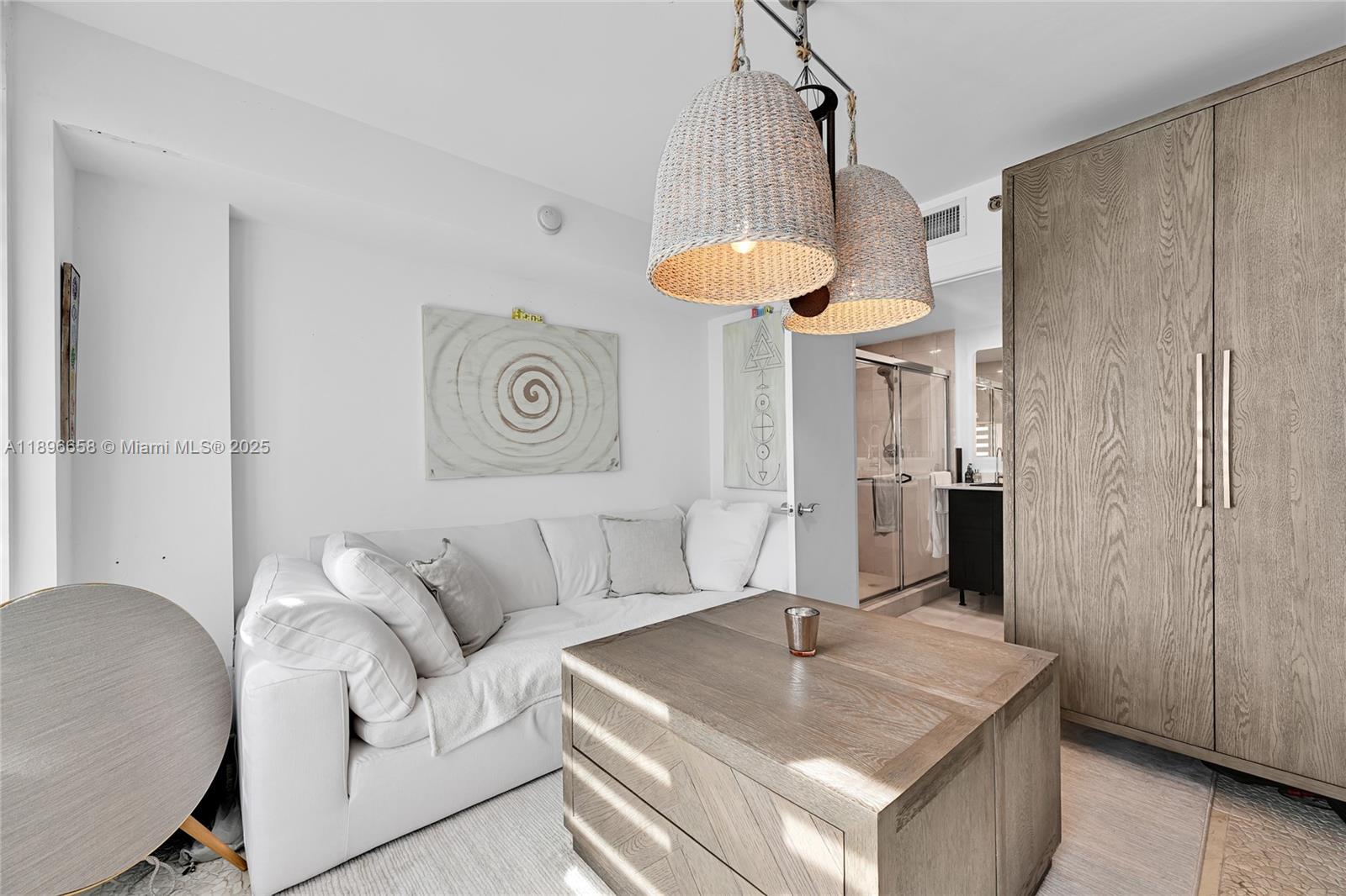 image Beach Club One2