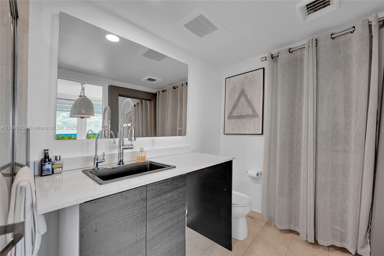 image Beach Club One5