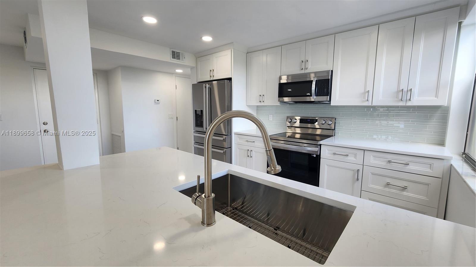 750 Egret Cir #6401