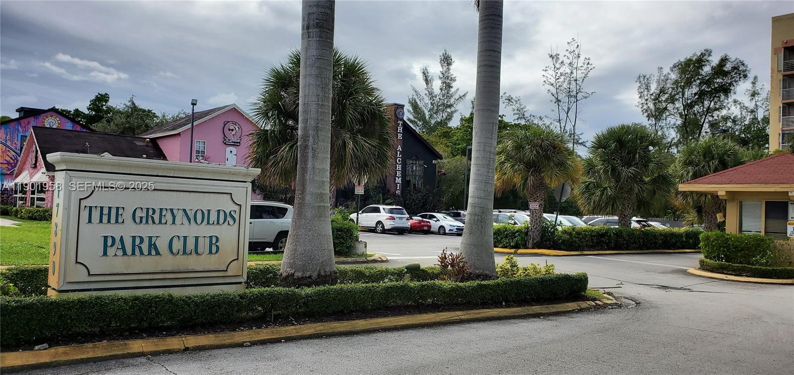 17890 W Dixie Hwy #515 North Miami Beach, FL 33160