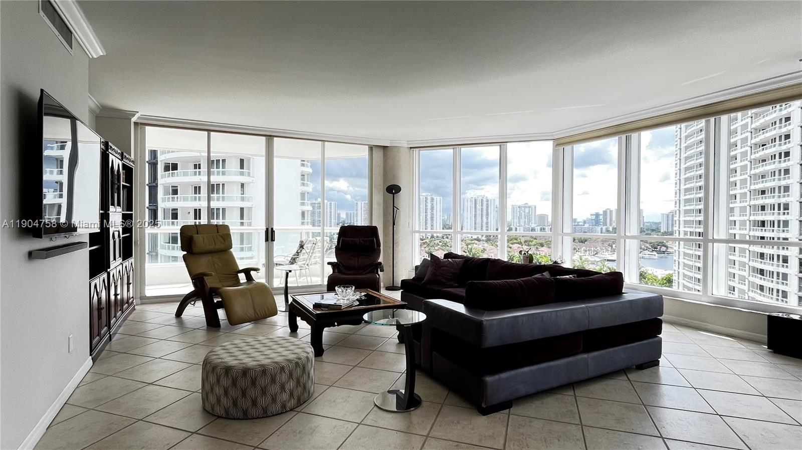21150 Point Pl #1202 Aventura, FL 33180