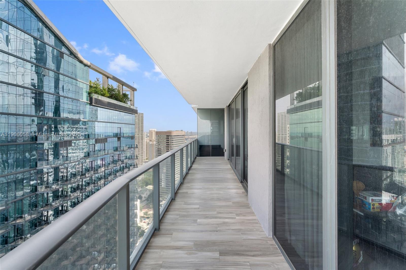 image Sls Lux Residences15