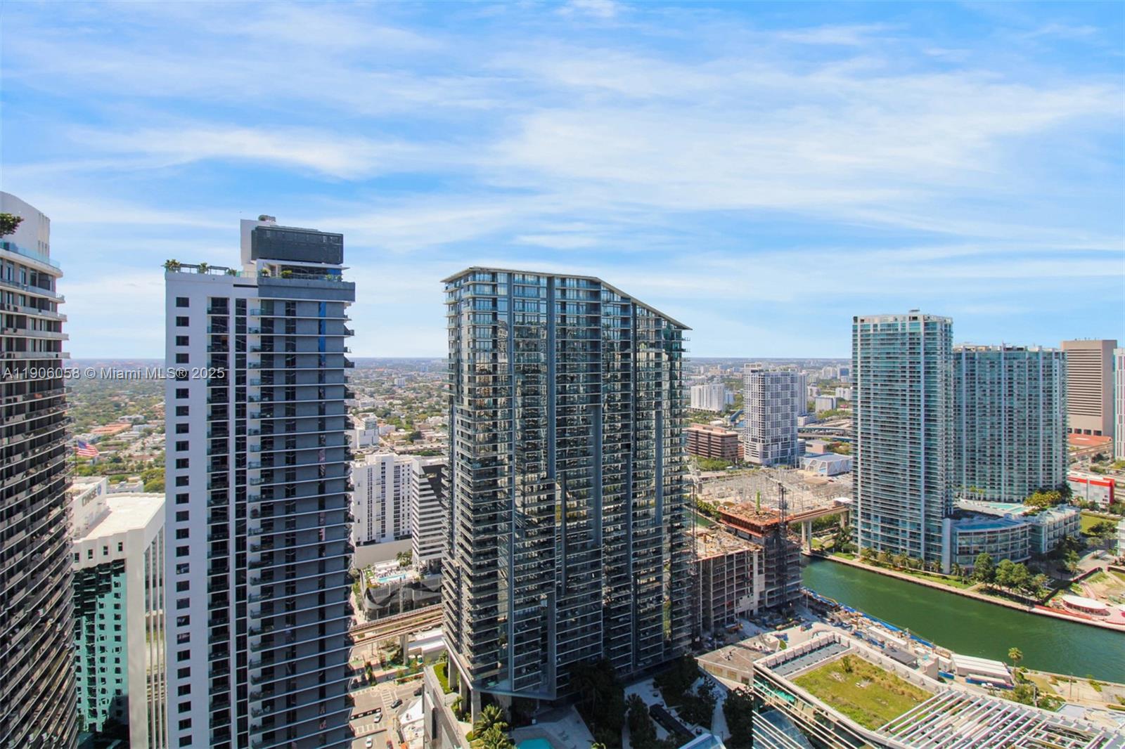 image Sls Lux Residences26