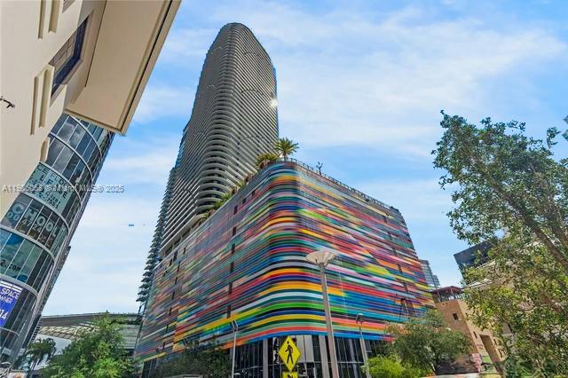 image Sls Lux Residences29