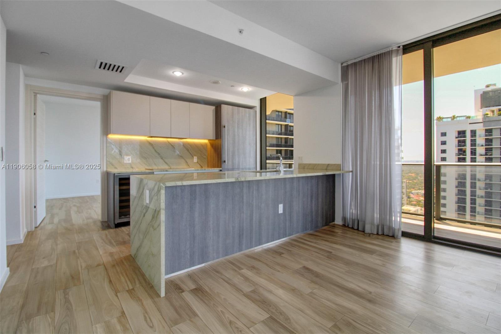 image Sls Lux Residences4