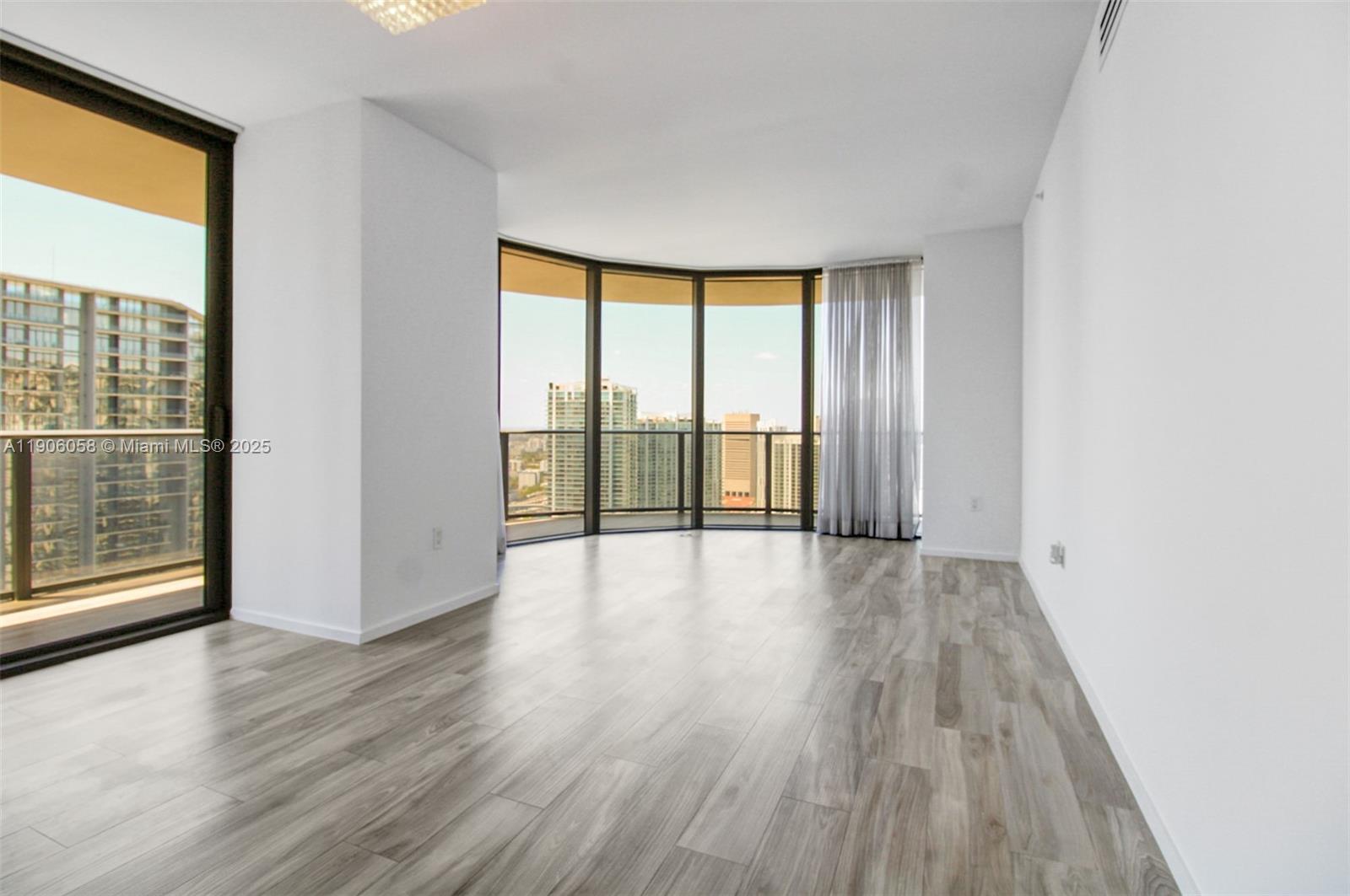 image Sls Lux Residences6