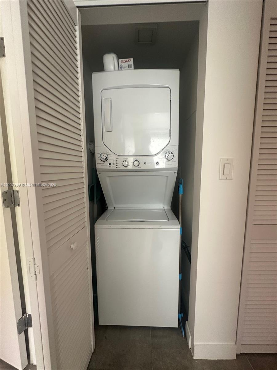 165 NW 39th St #4 Miami, FL 33127