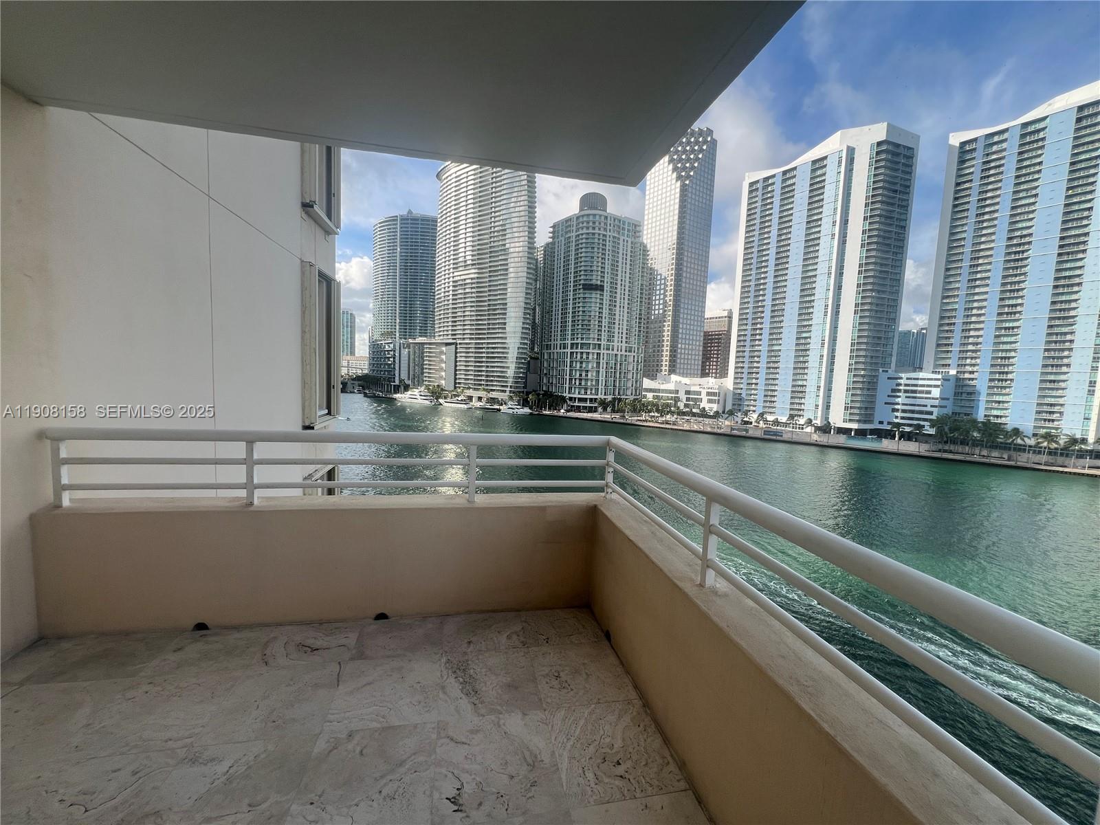 888 Brickell Key Dr #806 Miami, FL 33131