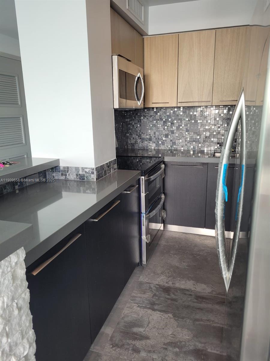 3301 NE 5th Ave #410