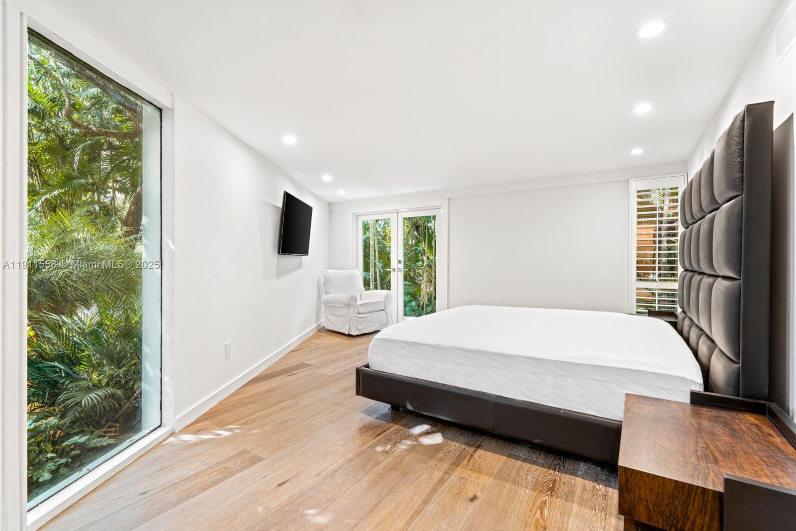 11015 Lakeside Dr Coral Gables, FL 33156