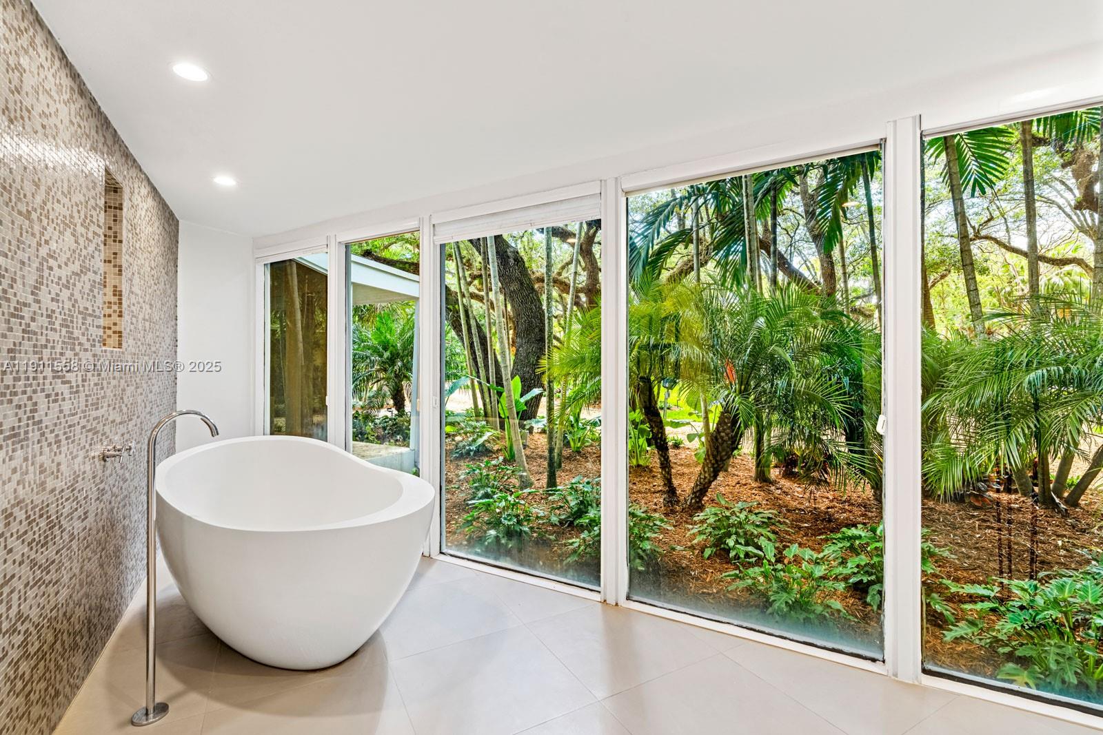 11015 Lakeside Dr Coral Gables, FL 33156