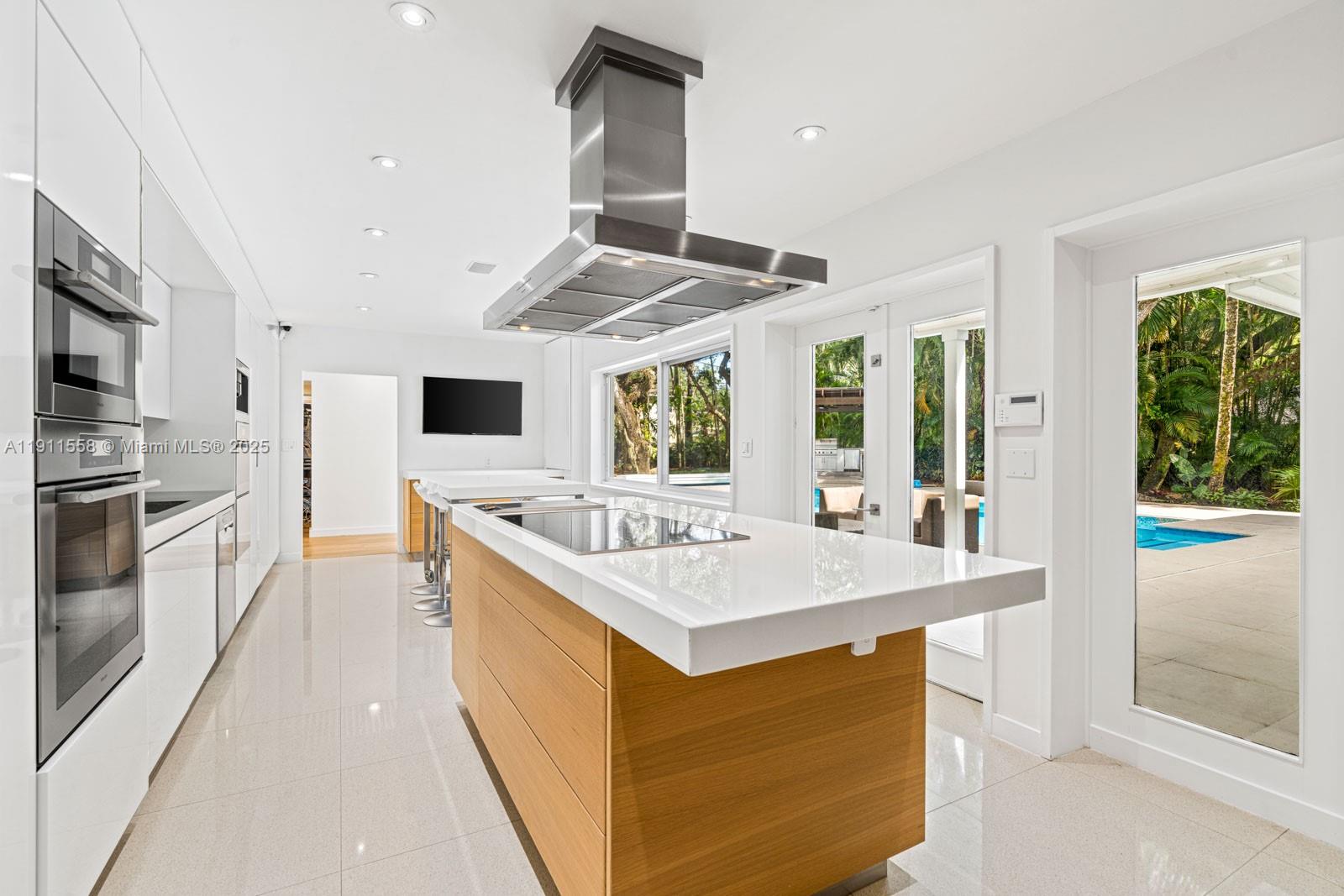 11015 Lakeside Dr Coral Gables, FL 33156