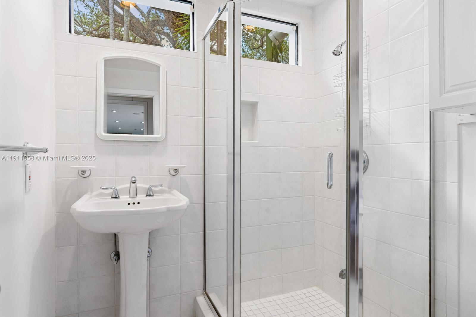 11015 Lakeside Dr Coral Gables, FL 33156