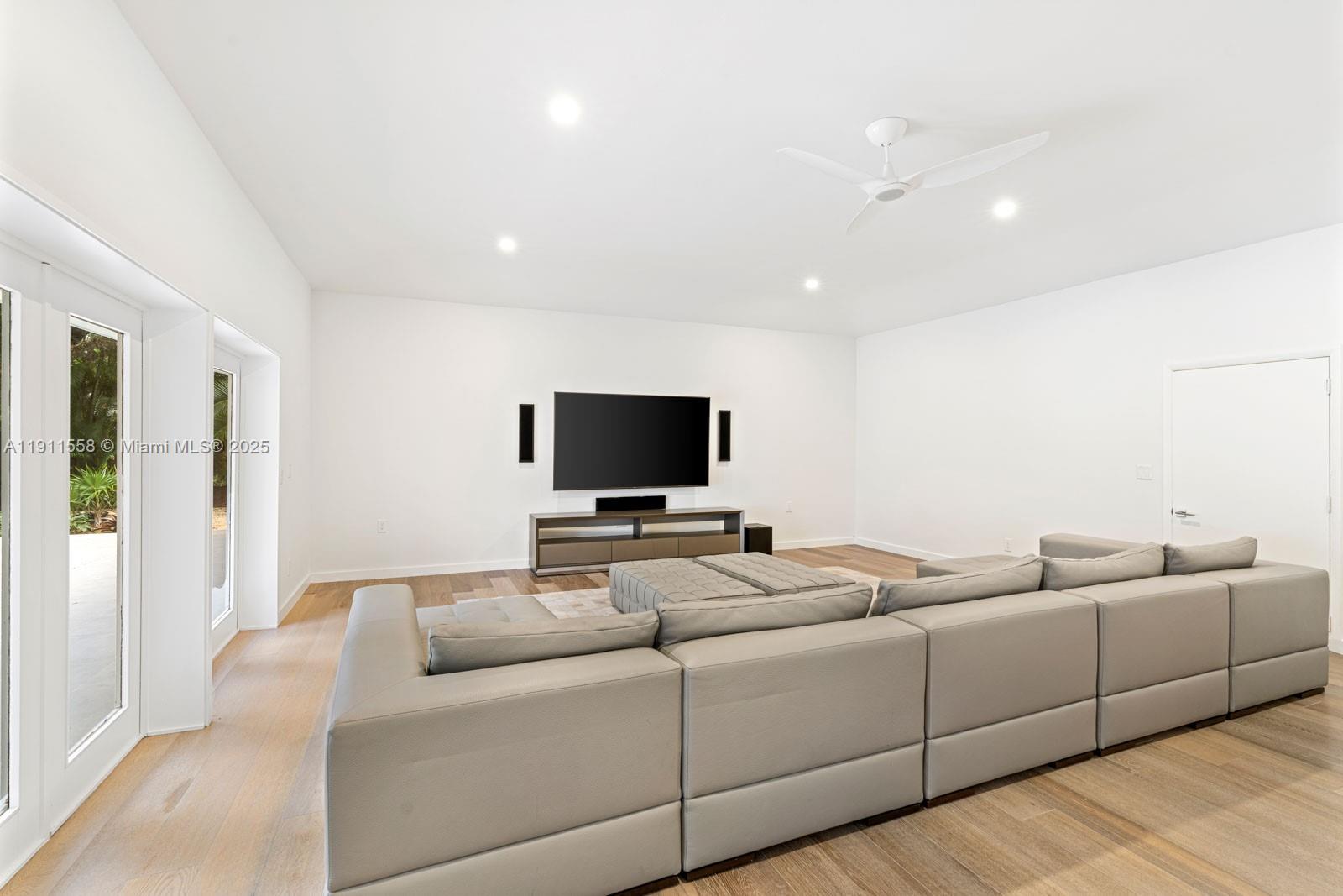 11015 Lakeside Dr Coral Gables, FL 33156