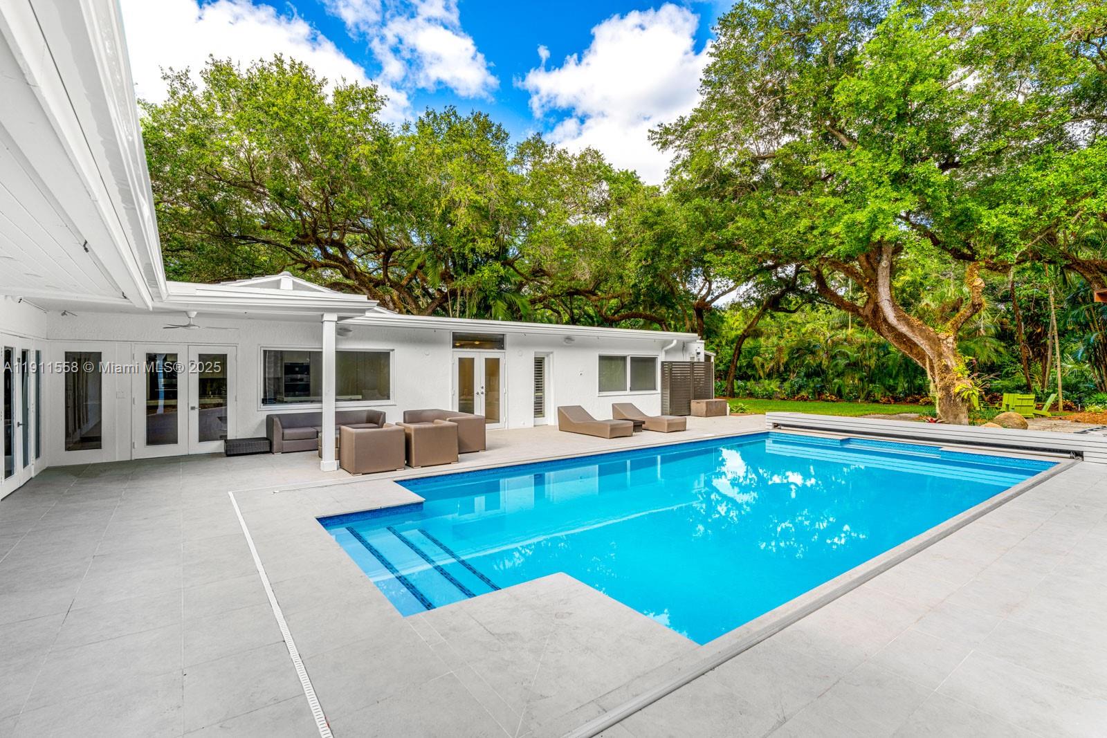 11015 Lakeside Dr Coral Gables, FL 33156