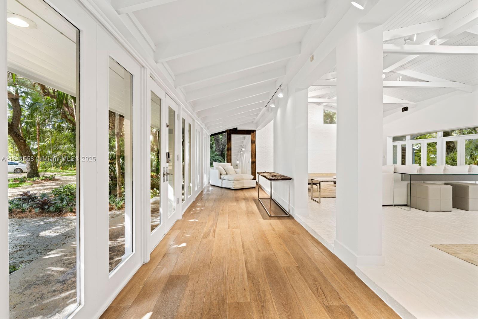 11015 Lakeside Dr Coral Gables, FL 33156