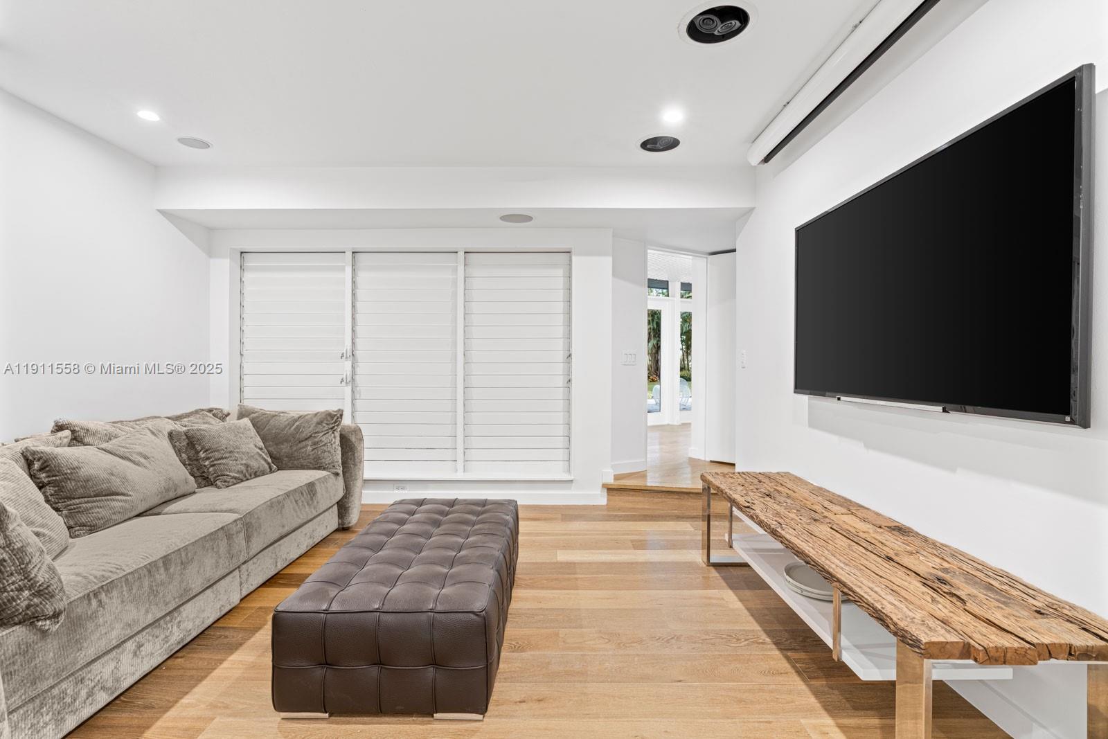 11015 Lakeside Dr Coral Gables, FL 33156