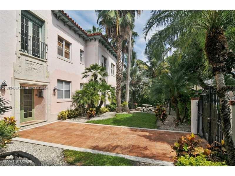 750 Pennsylvania Ave #1 Miami Beach, FL 33139