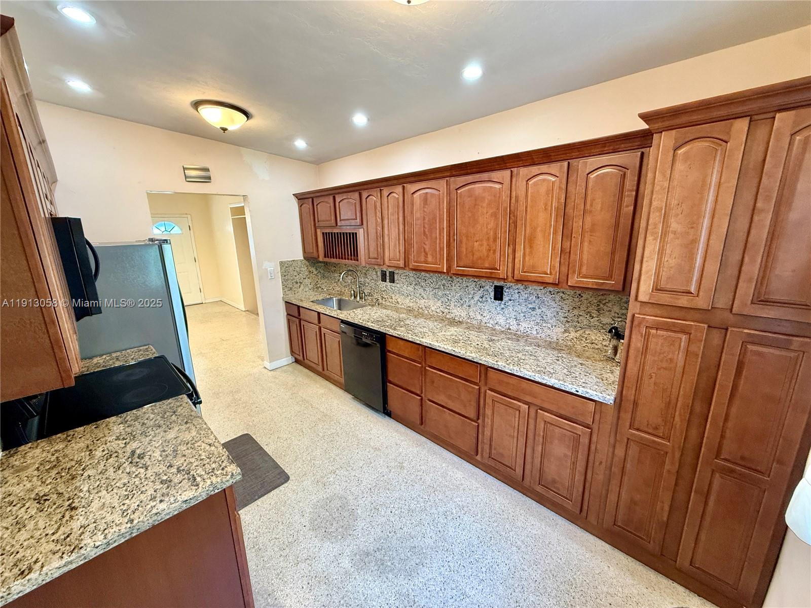 6339 SW 32nd St Miami, FL 33155