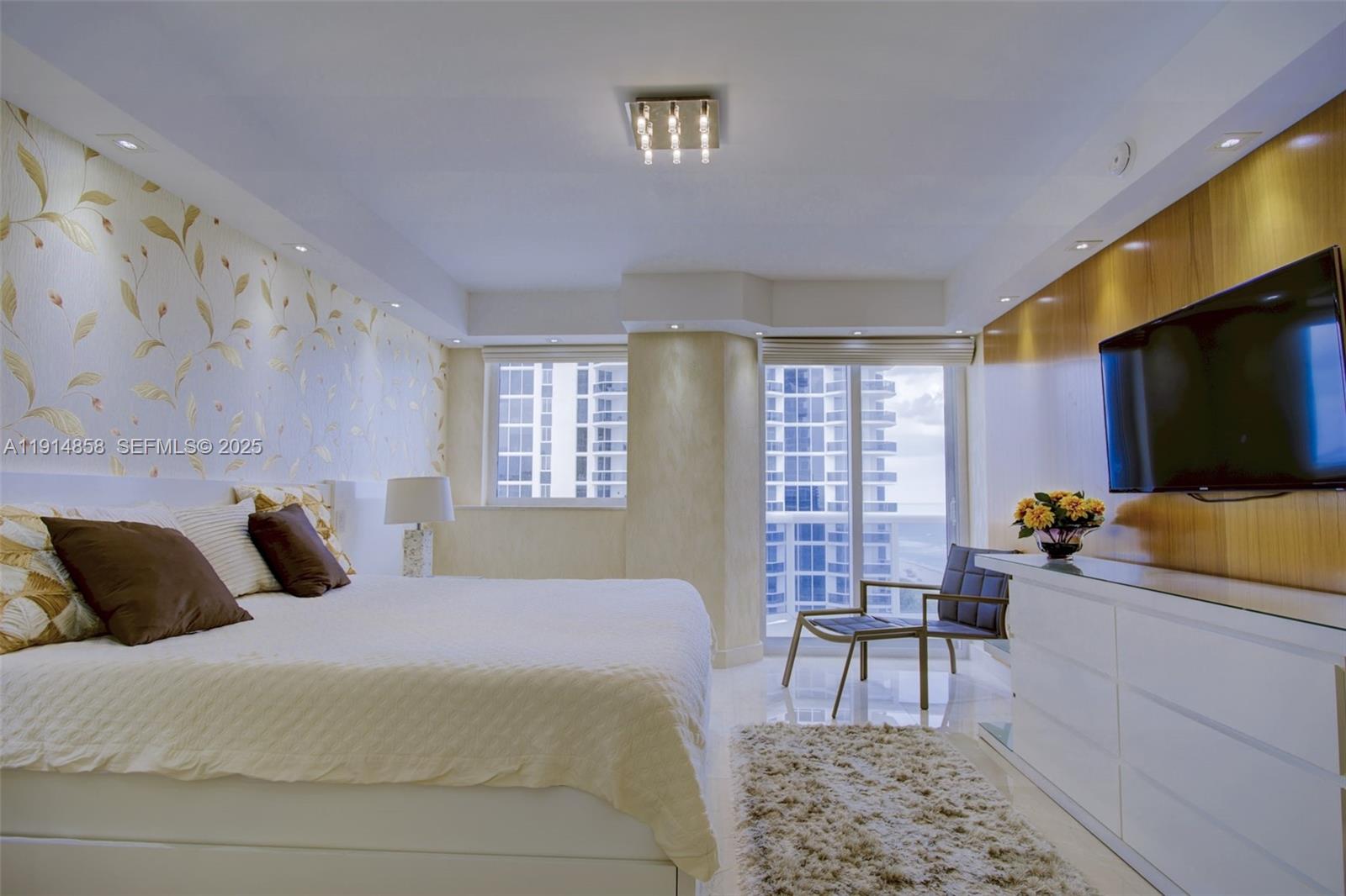 4775 Collins Ave #1601 Miami Beach, FL 33140