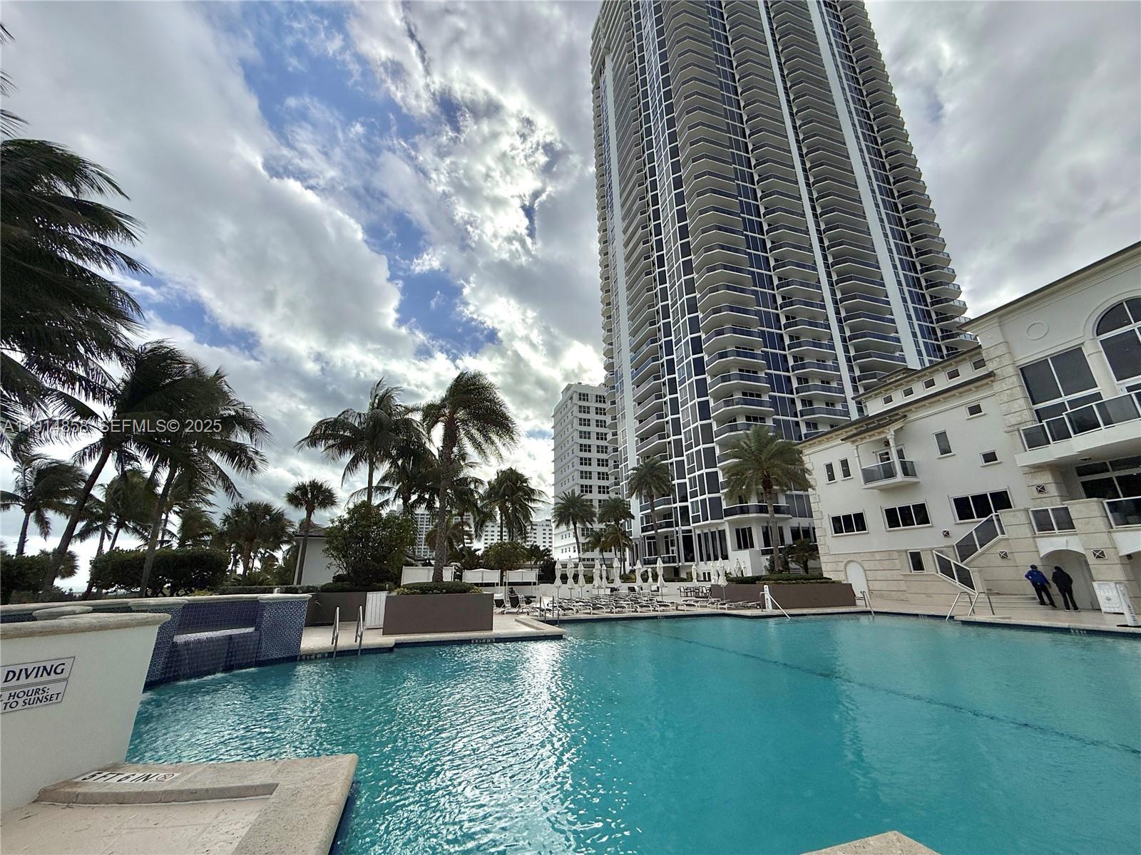 4775 Collins Ave #1601 Miami Beach, FL 33140