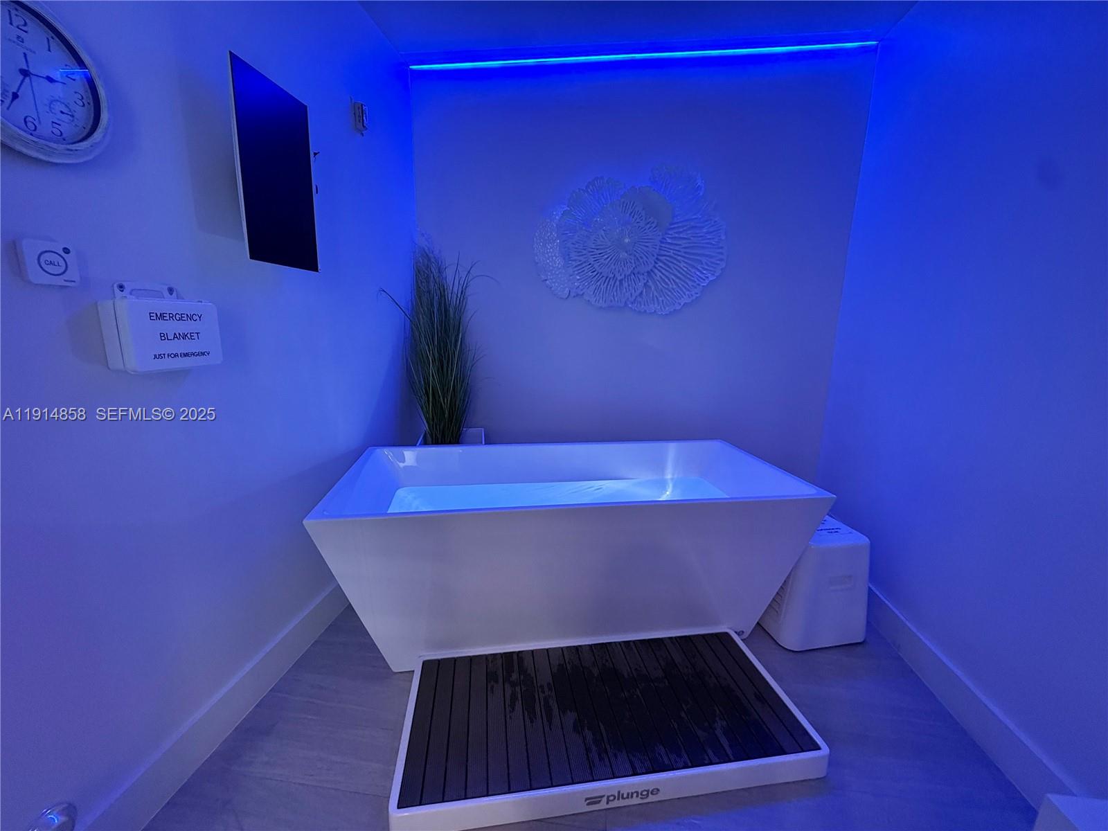 4775 Collins Ave #1601 Miami Beach, FL 33140