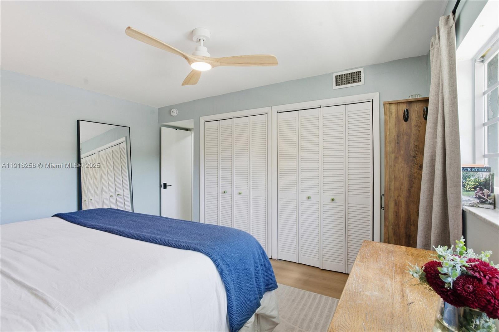 1100 11th St #405 Miami Beach, FL 33139