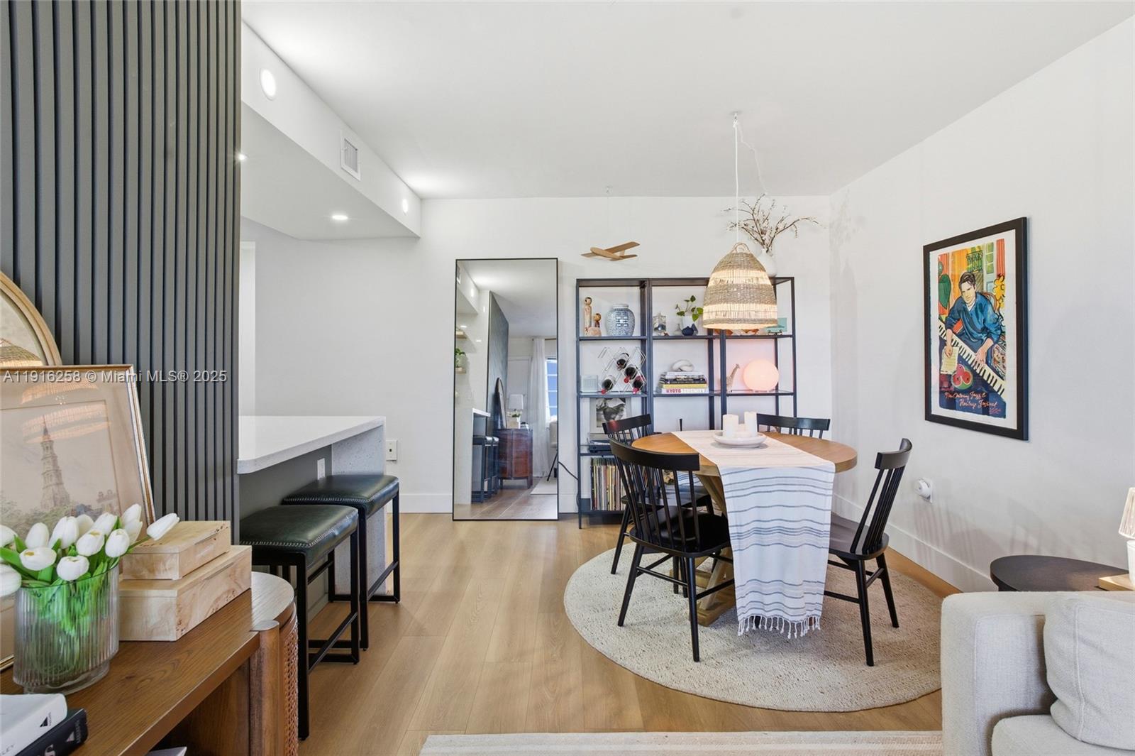 1100 11th St #405 Miami Beach, FL 33139