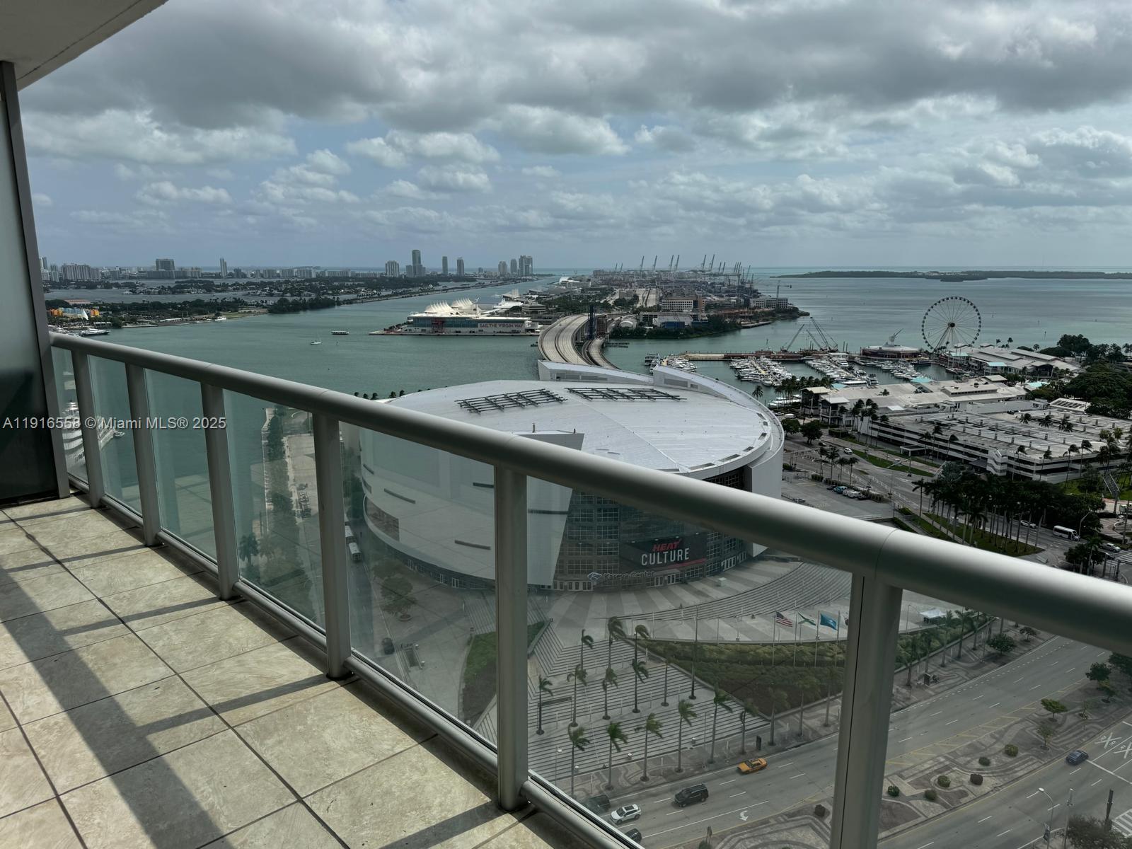 888 Biscayne Blvd #2801