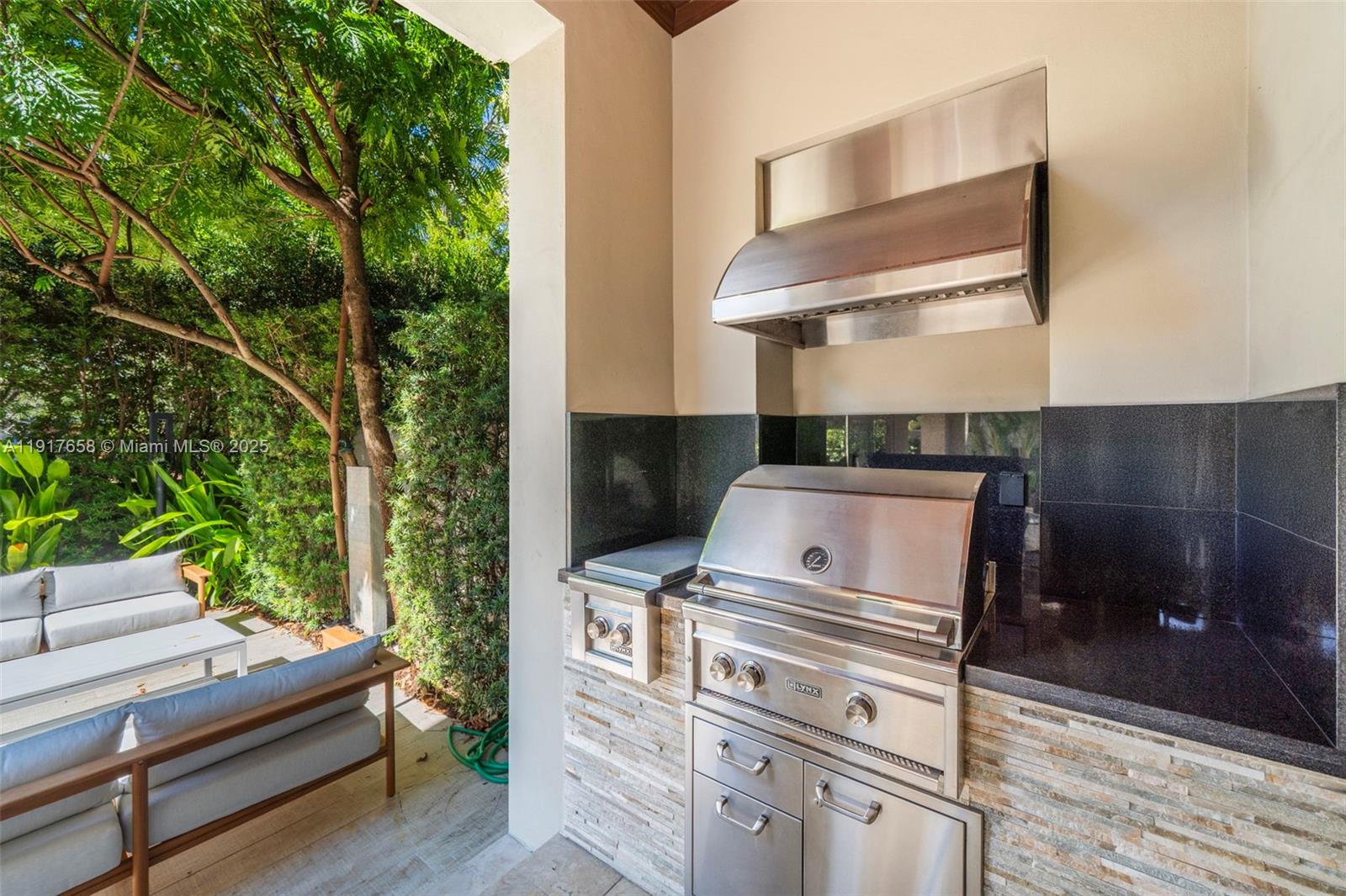 7490 SW 56th Ct Miami, FL 33143