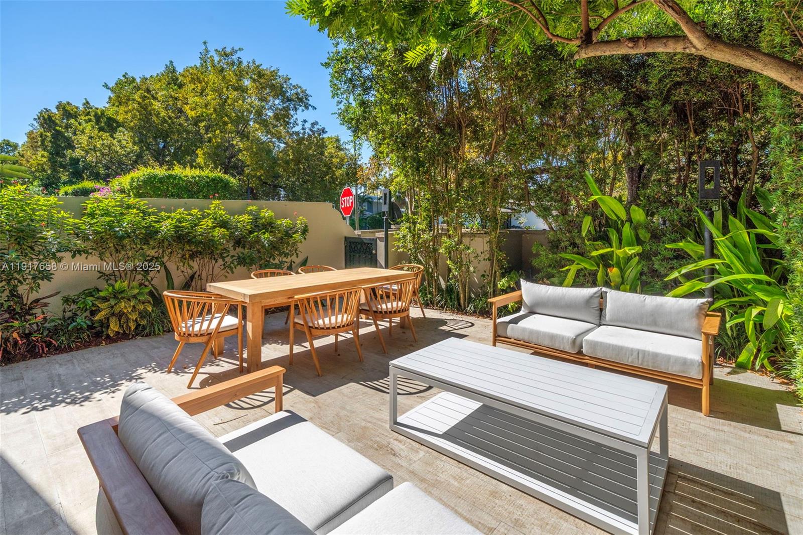 7490 SW 56th Ct Miami, FL 33143