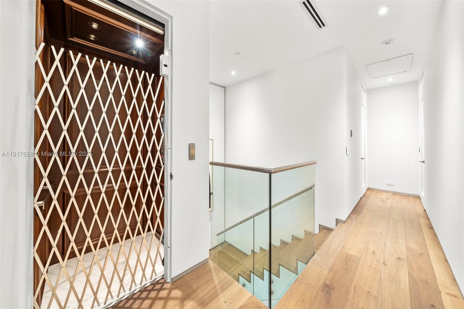 7490 SW 56th Ct Miami, FL 33143