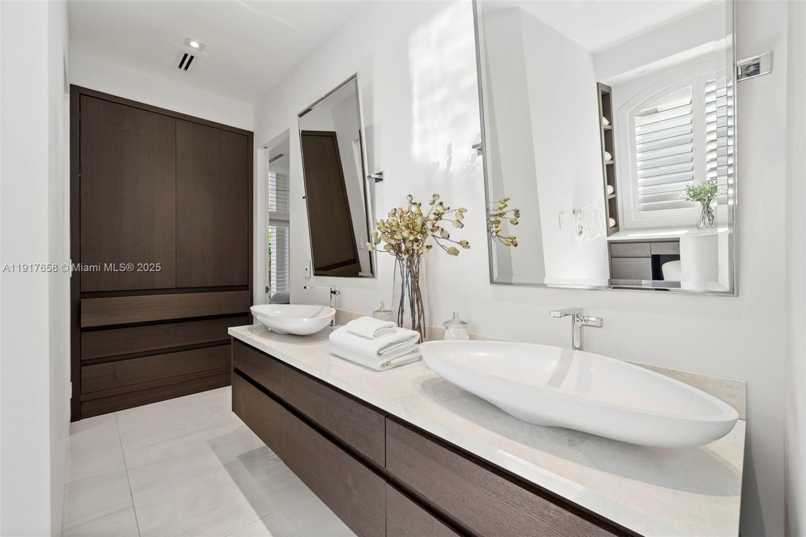 7490 SW 56th Ct Miami, FL 33143