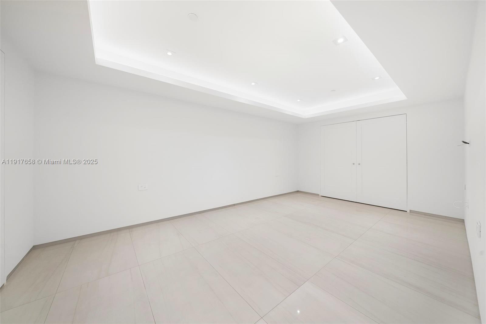 7490 SW 56th Ct Miami, FL 33143