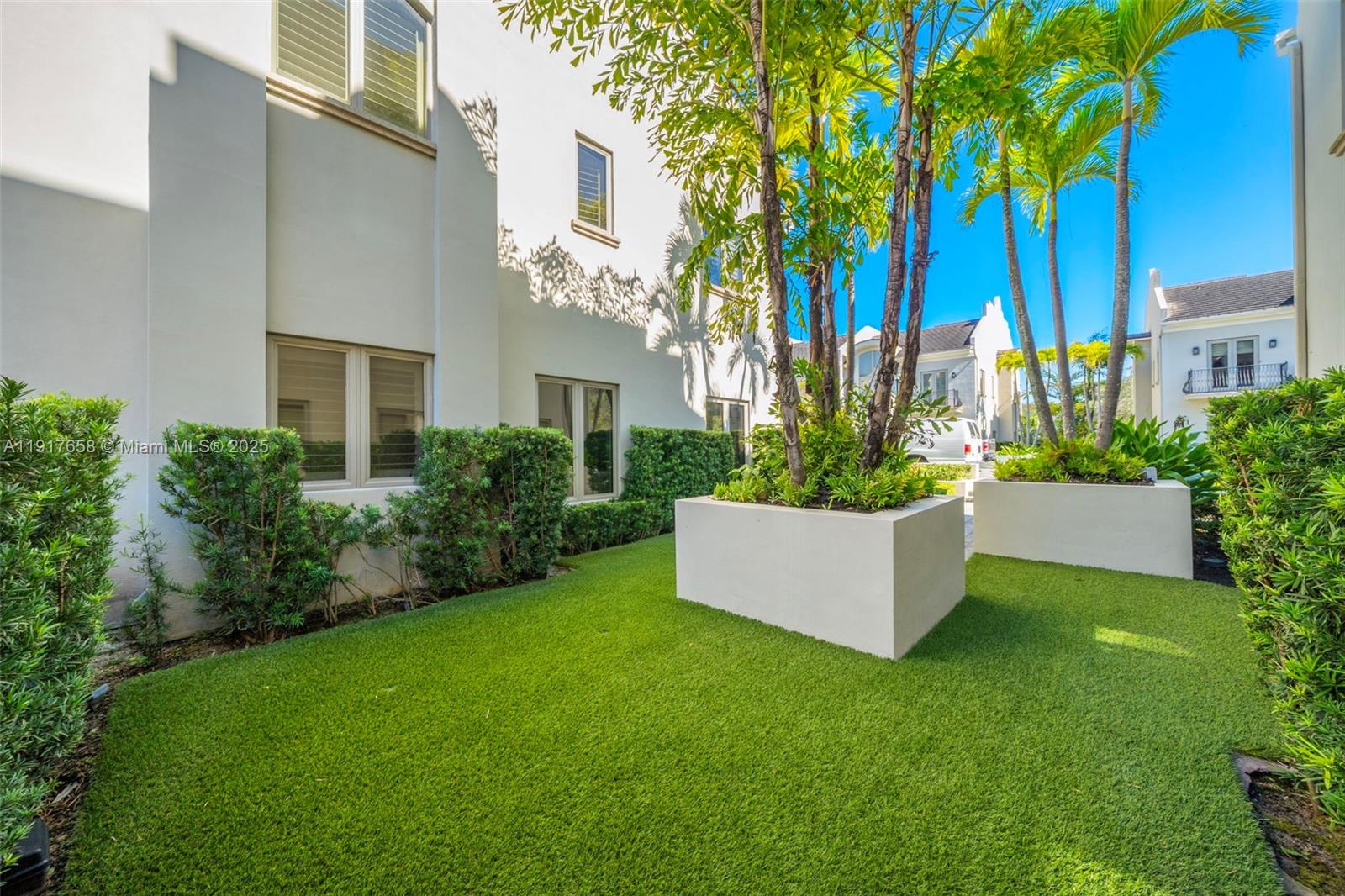 7490 SW 56th Ct Miami, FL 33143