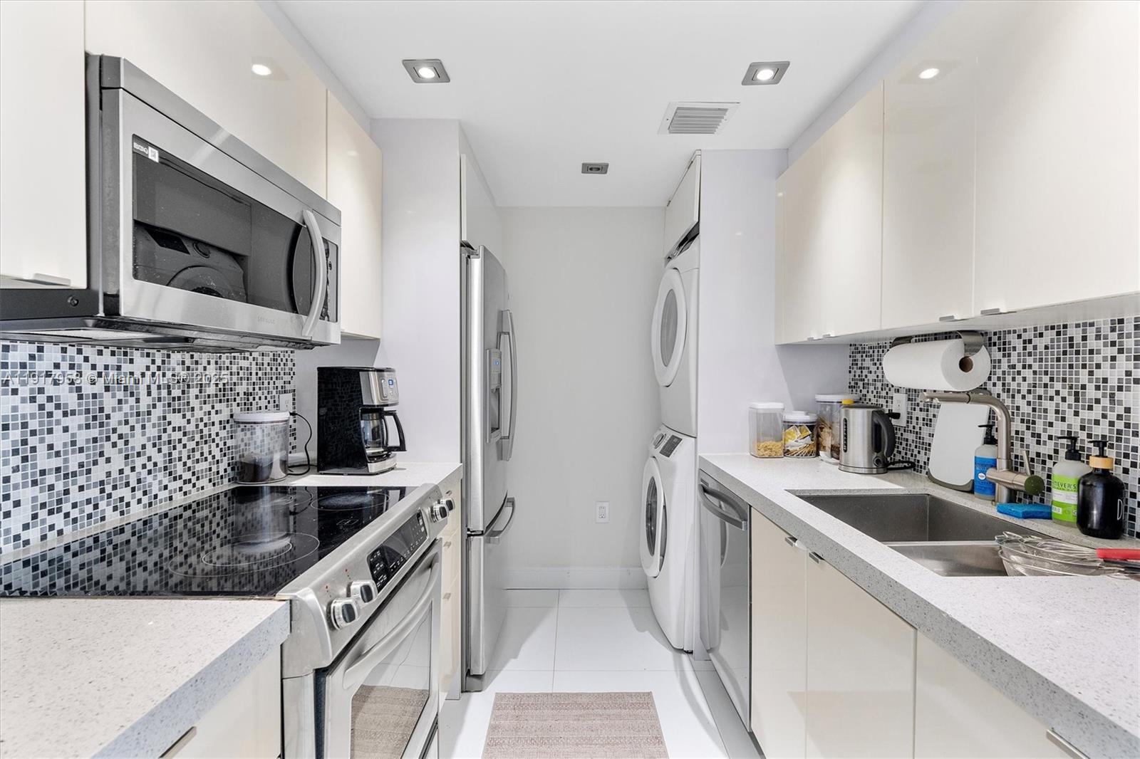 10275 Collins Ave #1523 Bal Harbour, FL 33154