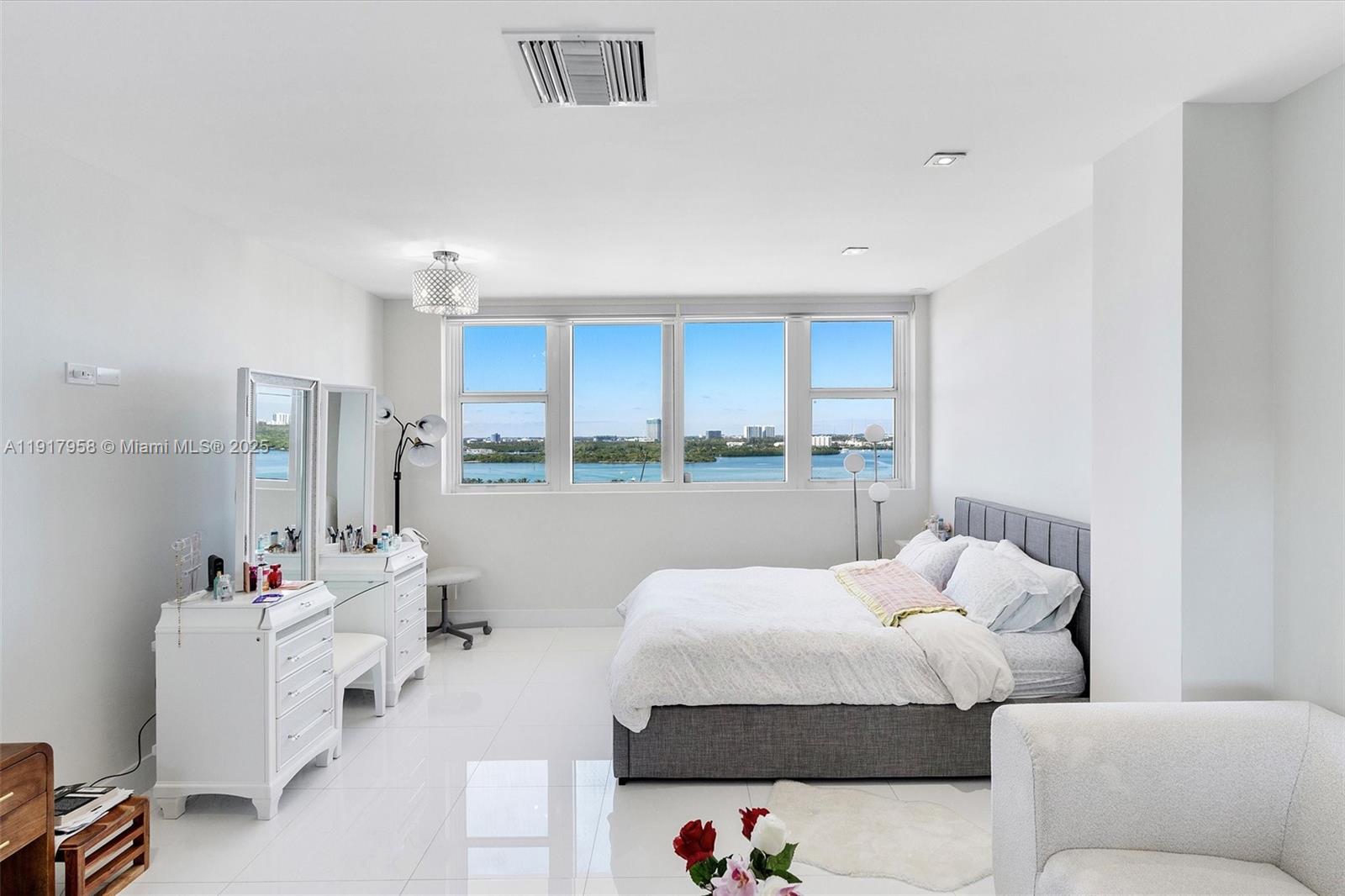 10275 Collins Ave #1523 Bal Harbour, FL 33154