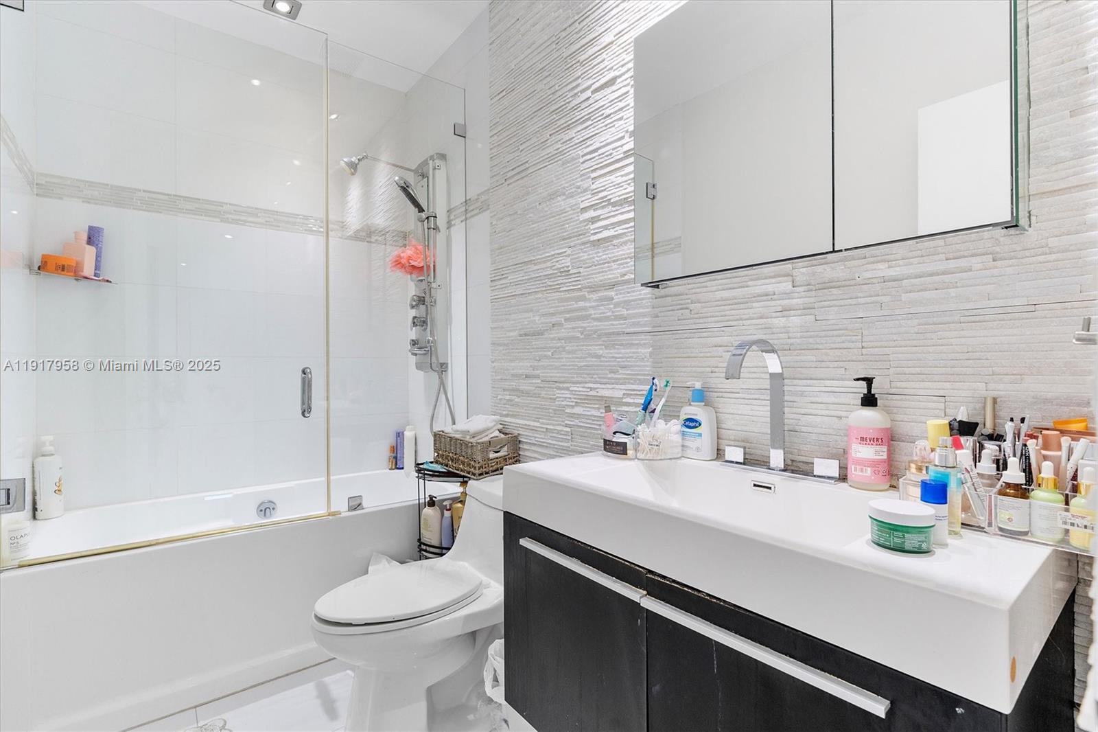 10275 Collins Ave #1523 Bal Harbour, FL 33154