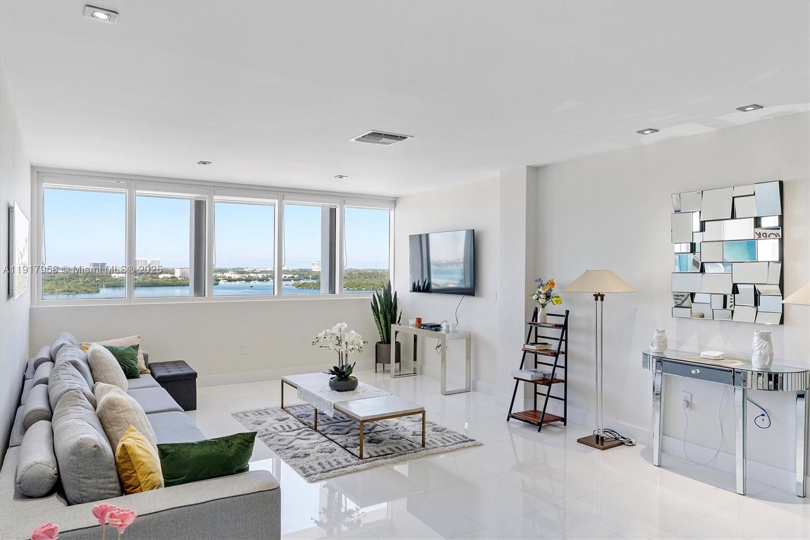 10275 Collins Ave #1523 Bal Harbour, FL 33154