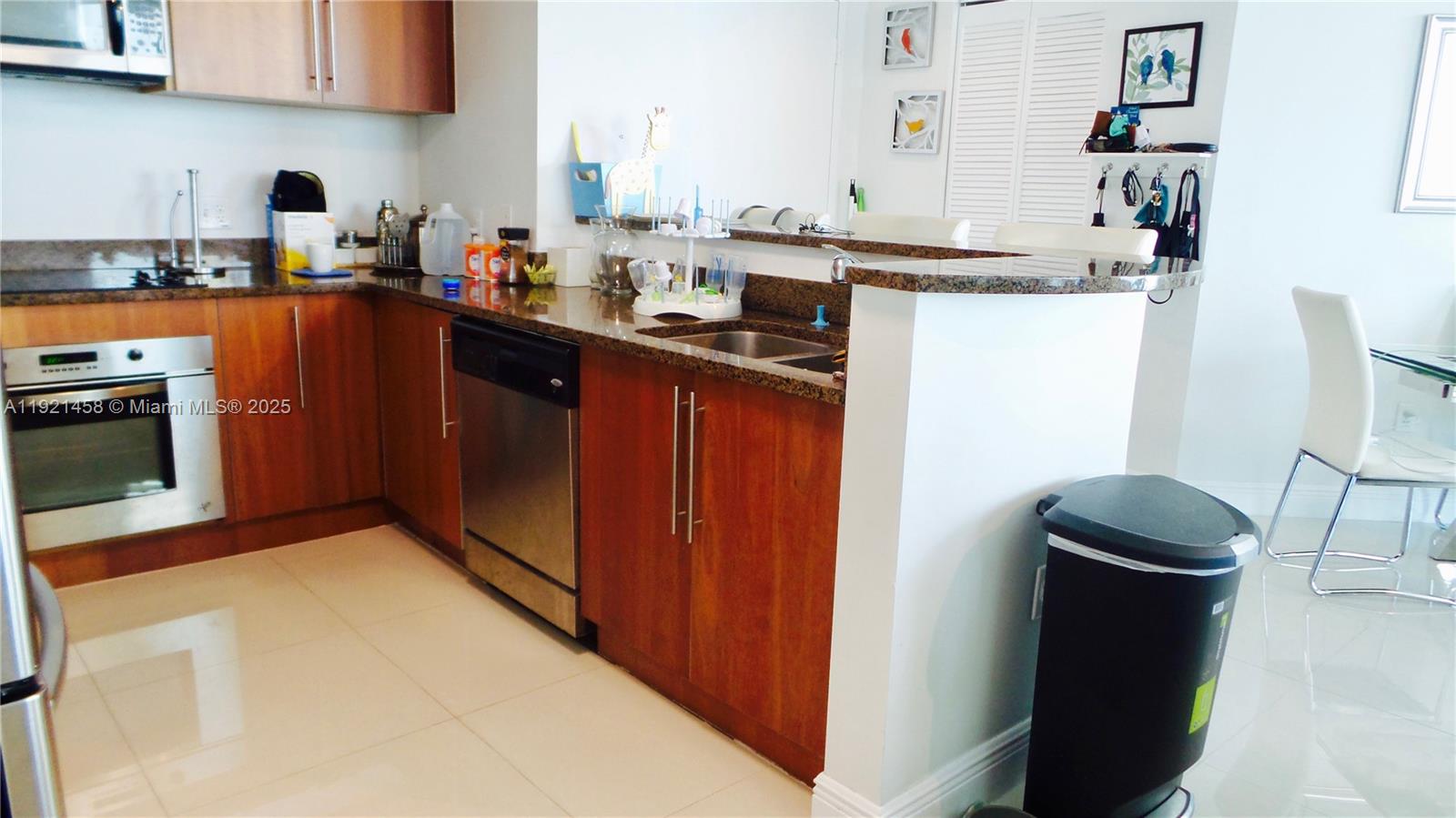 300 S Biscayne Blvd #2710 Miami, FL 33131