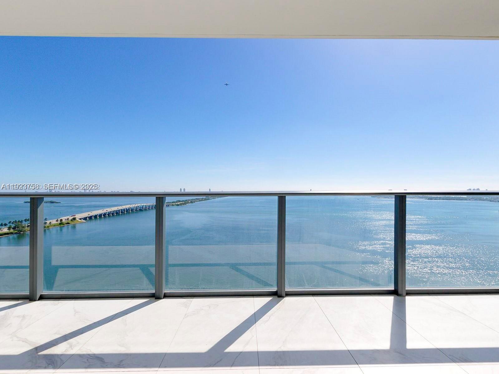 3131 NE 7th Ave #2702