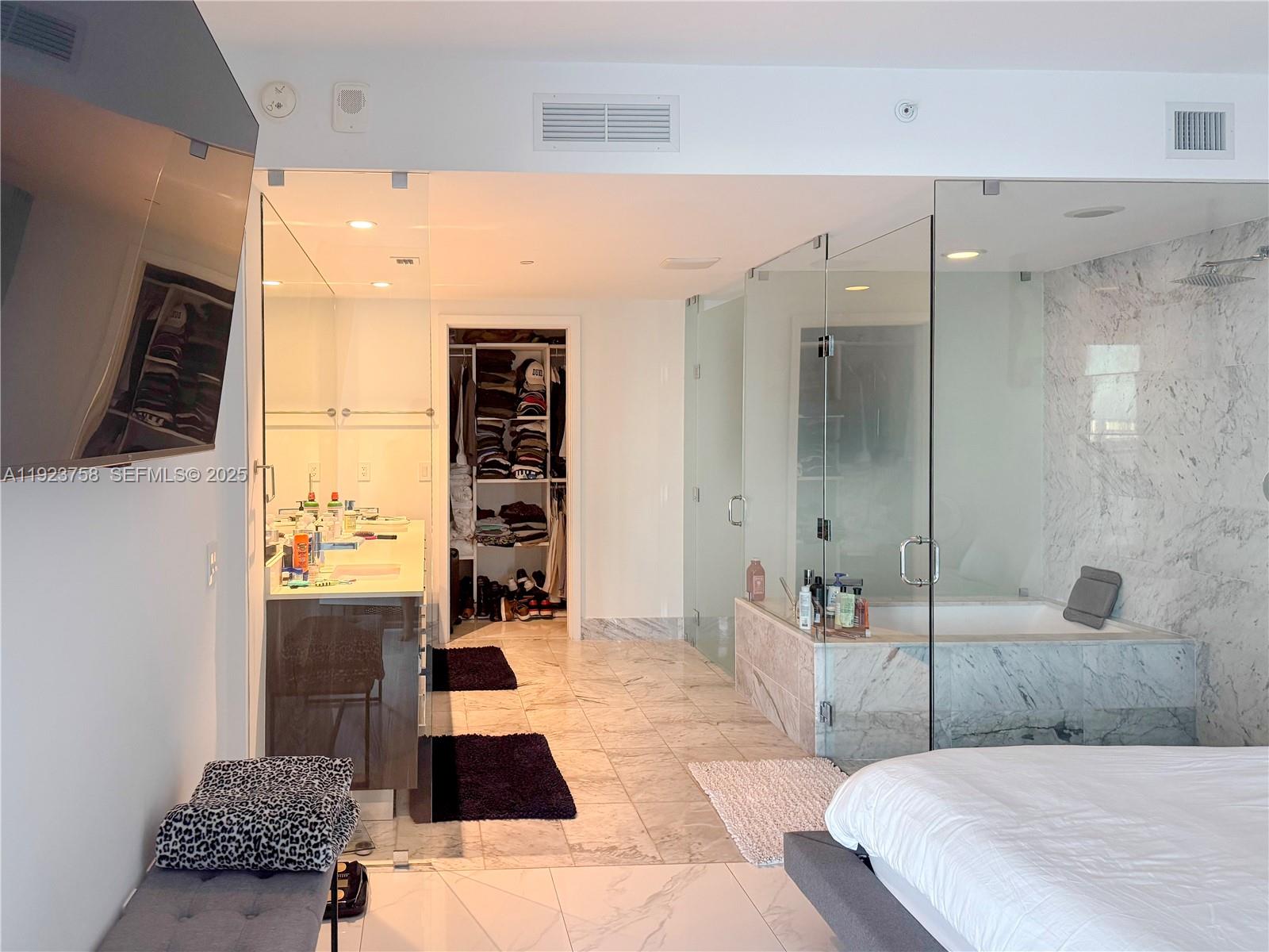 3131 NE 7th Ave #2702 Miami, FL 33137