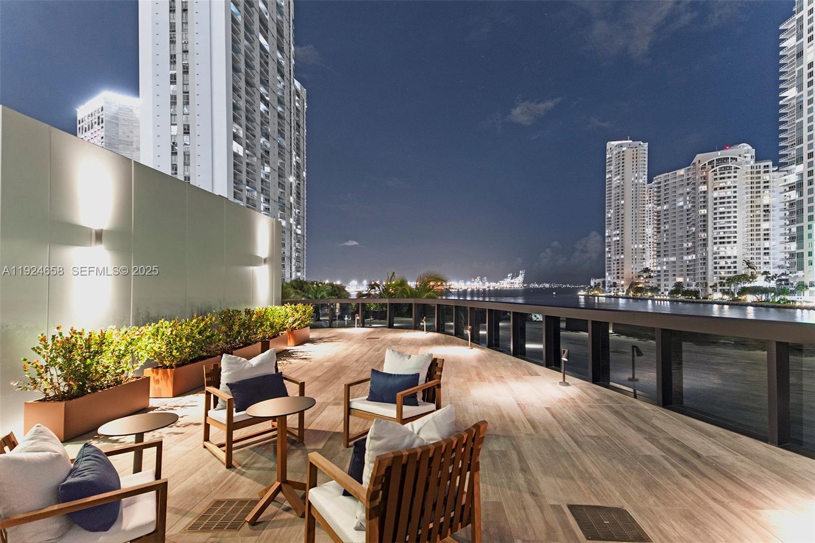 300 Biscayne Blvd Way #2208W Miami, FL 33131